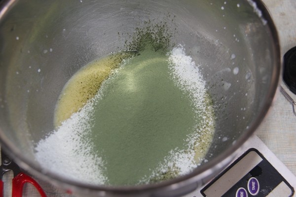 抹茶酸奶蜂蜜蛋饼步骤6