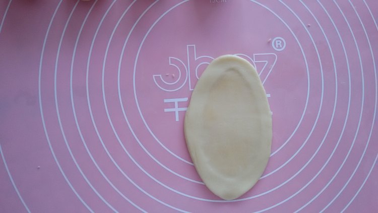 红豆沙蛋黄酥步骤10