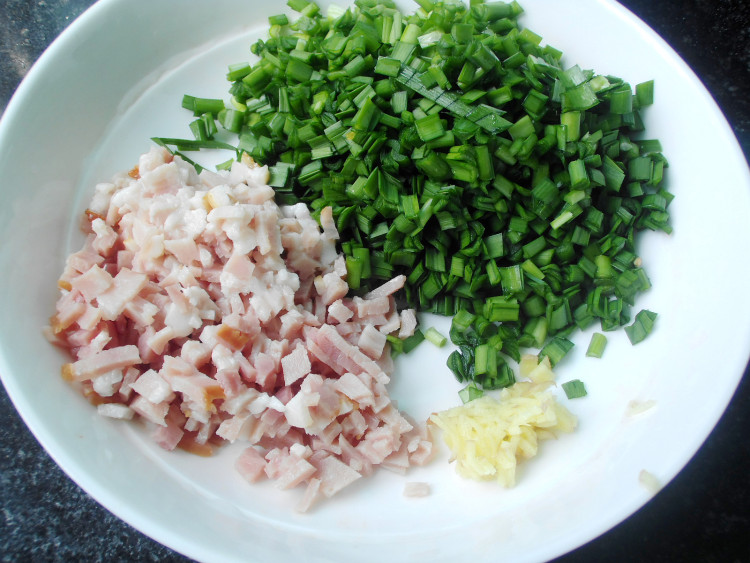 燕麦韭菜鸡蛋饼步骤3