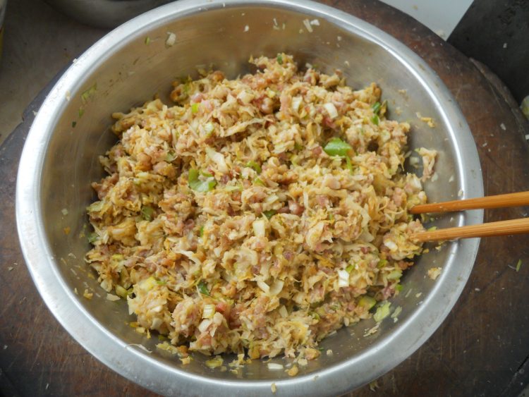 猪肉酸菜馅饼步骤7