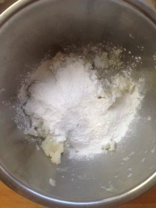 糯米花生土豆饼步骤5