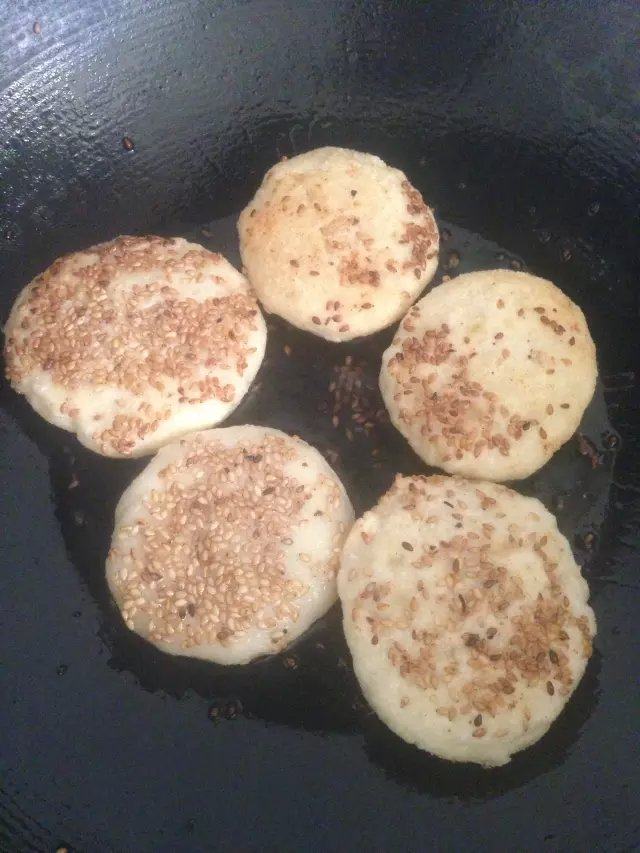 糯米花生土豆饼步骤11