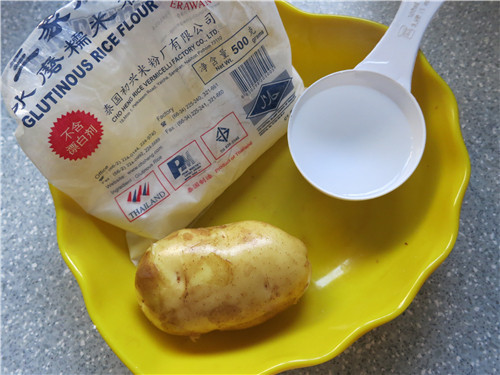 【手工美食】土豆糯米步骤1