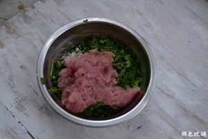 韭菜肉饼步骤4