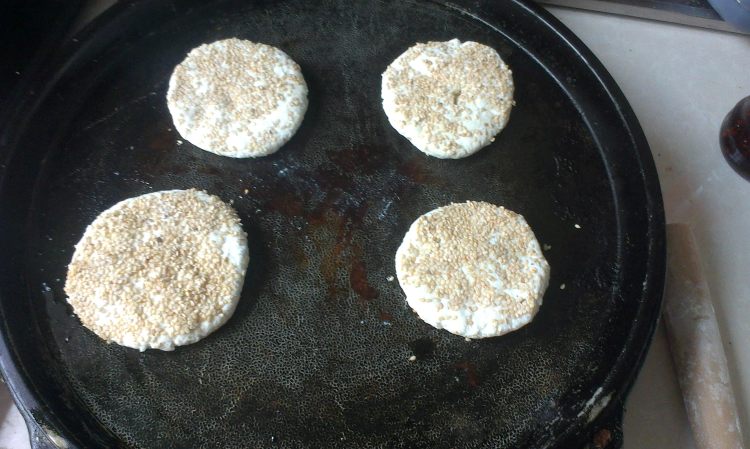 花生馅糯米饼步骤5