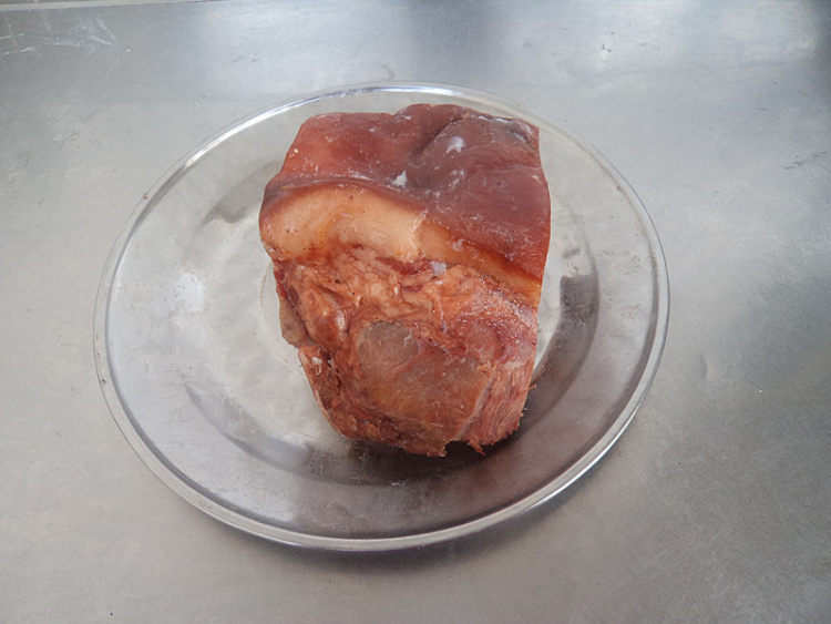 酱肉韭菜馅饼步骤2