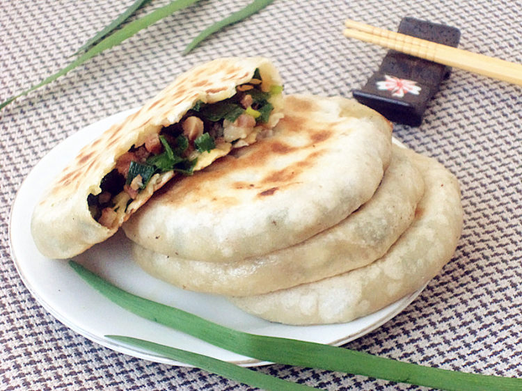 酱肉韭菜馅饼步骤9