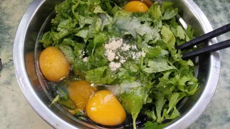 芹菜蛋饼步骤2