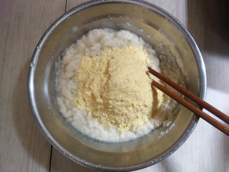 玉米面豆渣饼步骤3
