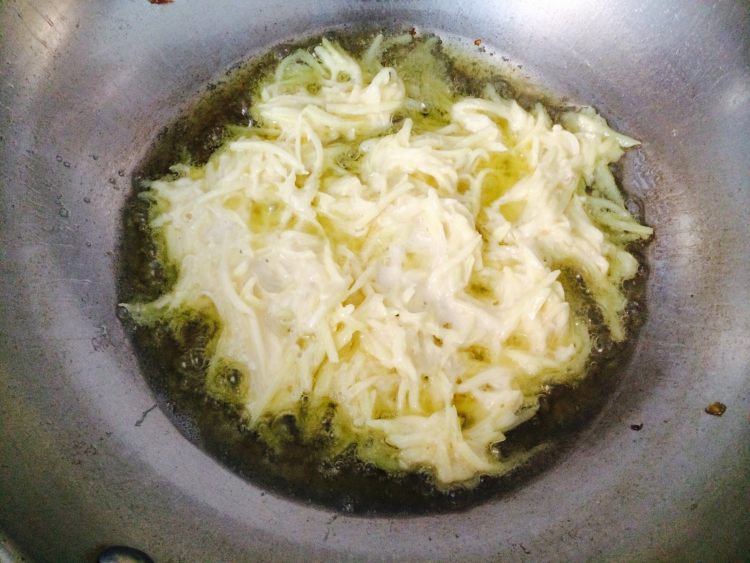 土豆丝煎饼步骤4