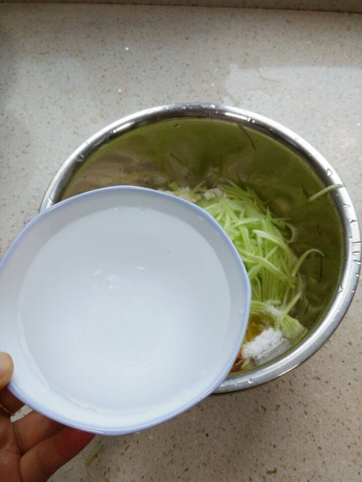 黄瓜芝麻蛋饼步骤4