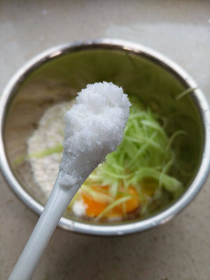 黄瓜芝麻蛋饼步骤3