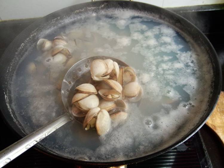 白蛤鸡蛋饼步骤3
