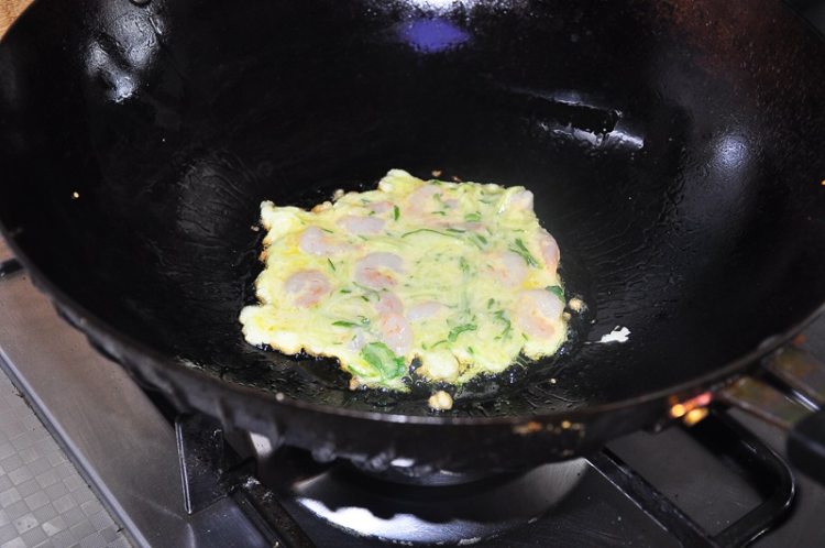 青瓜虾仁蛋饼步骤8
