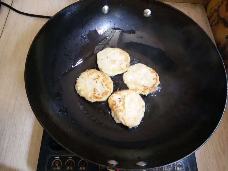 白菜豆渣饼步骤8
