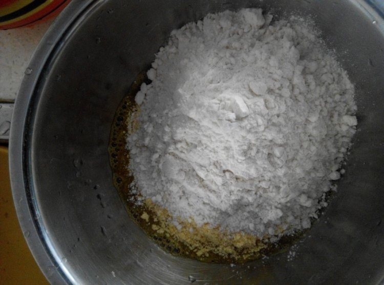 荠菜鸡蛋软饼步骤4