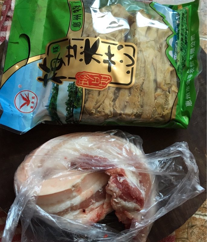 梅菜肉饼步骤1