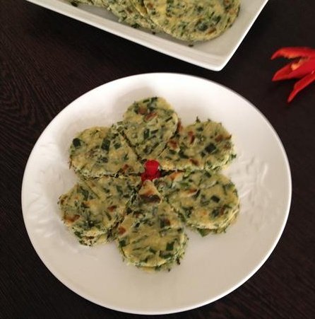 韭菜鸡蛋杂粮饼步骤16