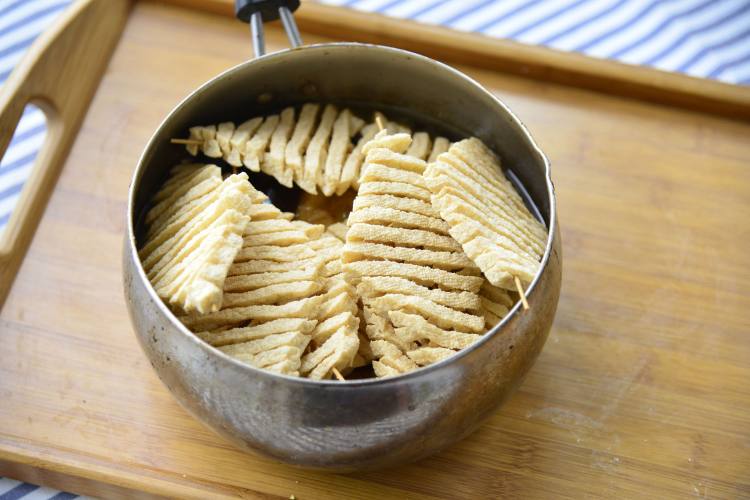饼夹豆腐串步骤2