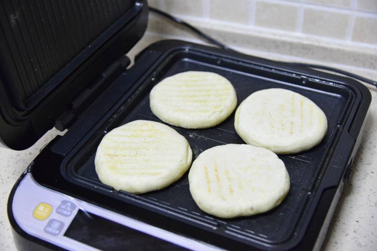 饼夹豆腐串步骤10