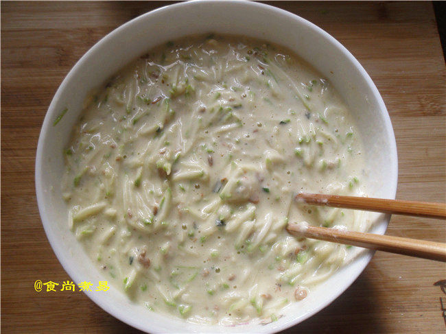 虾仁西葫芦饼步骤7