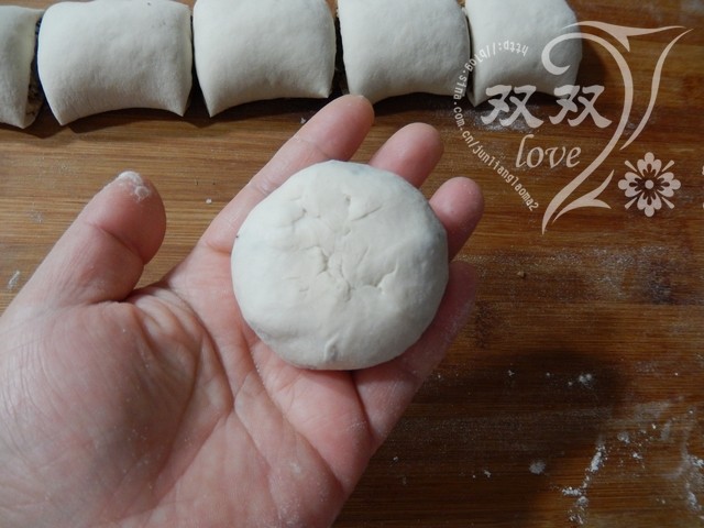 黑芝麻肉松饼步骤9