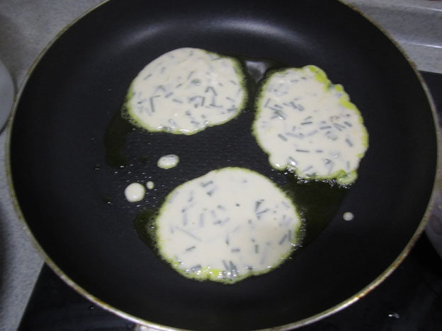 野山葱蛋饼步骤7