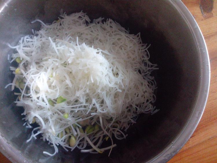 豆芽米粉煎饼步骤5