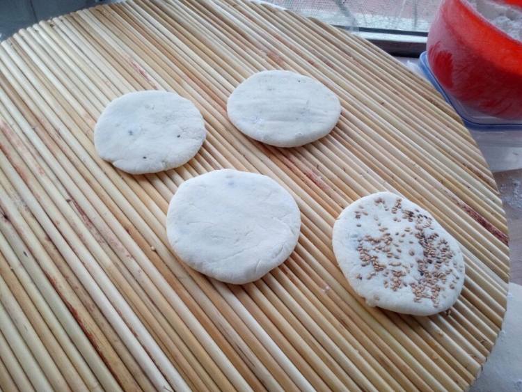 土豆黑芝麻饼步骤6