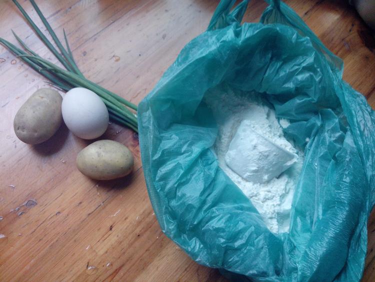 土豆鸡蛋煎饼步骤1