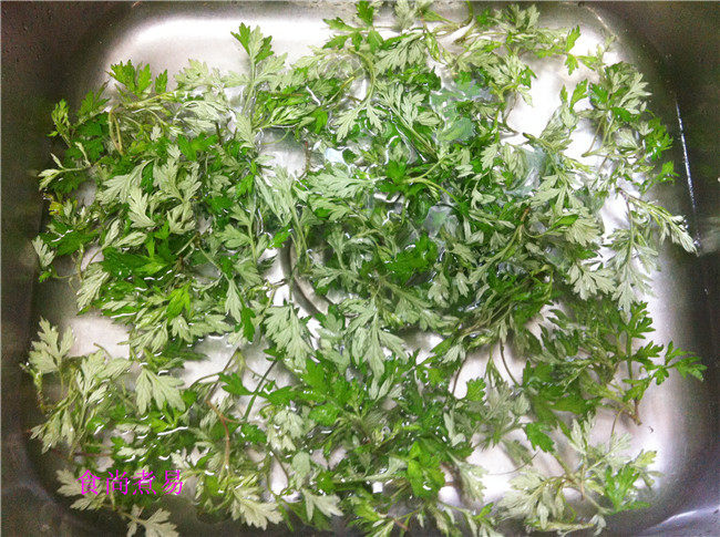 榨菜鸡蛋煎艾饼步骤2