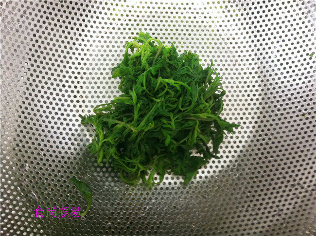 榨菜鸡蛋煎艾饼步骤5