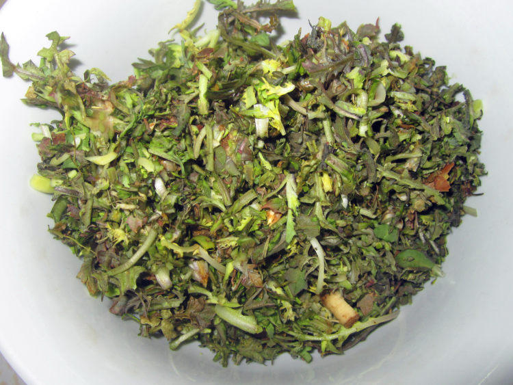荠菜豆渣饼步骤1