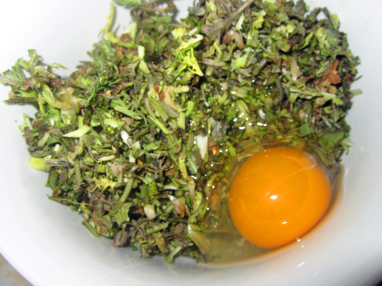 荠菜豆渣饼步骤2