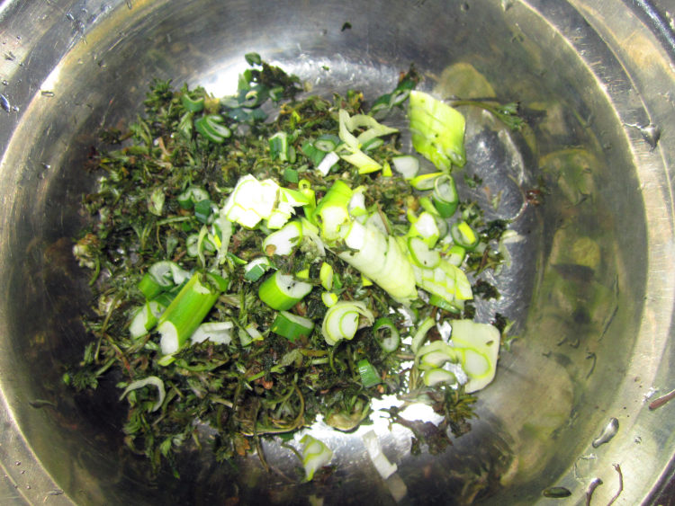 白蒿鸡蛋饼步骤3