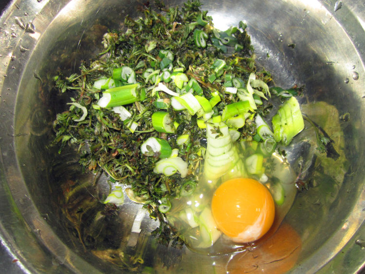 白蒿鸡蛋饼步骤4