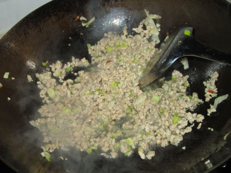 黄瓜肉酱卷饼步骤5