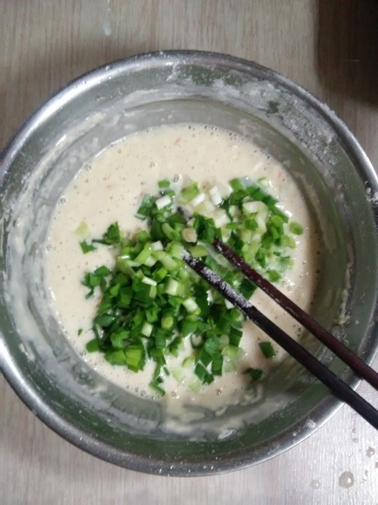 虾皮蒜苗煎饼步骤4