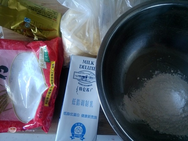 蓝莓黄豆面贴饼子步骤1