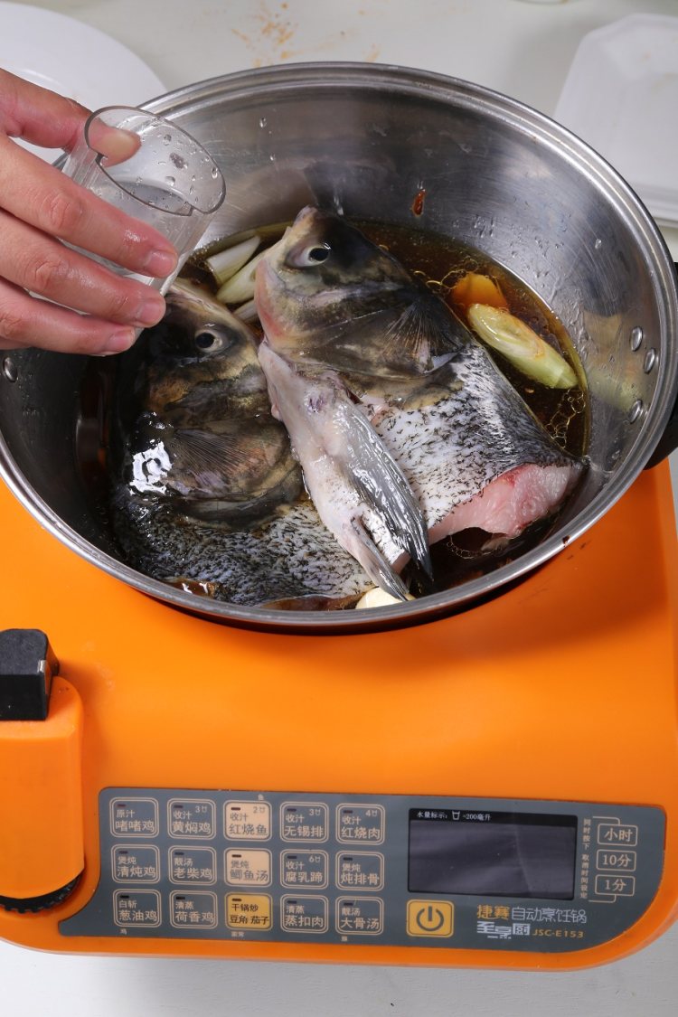 鱼头泡饼步骤3