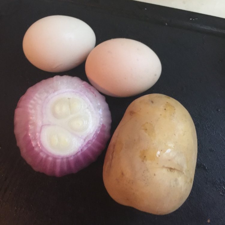 西班牙土豆鸡蛋饼步骤1