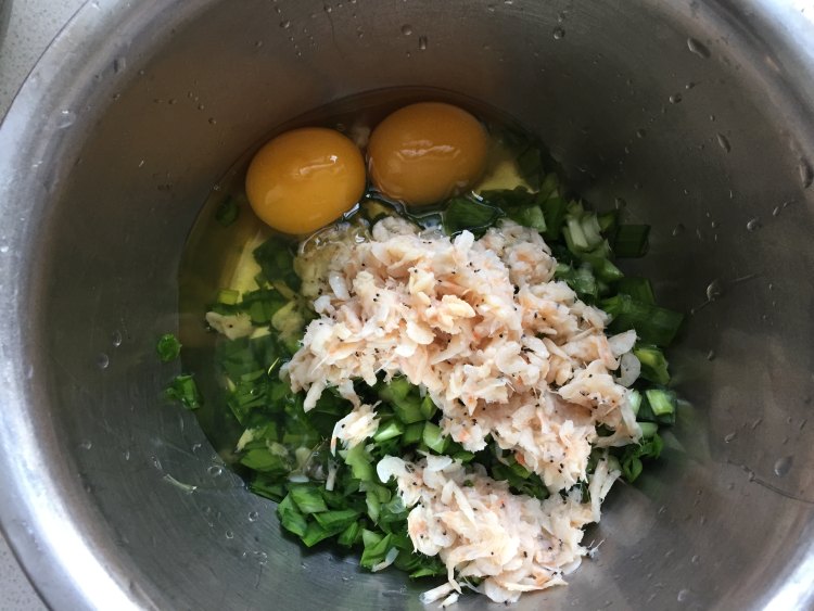 韭菜虾皮煎饼步骤4