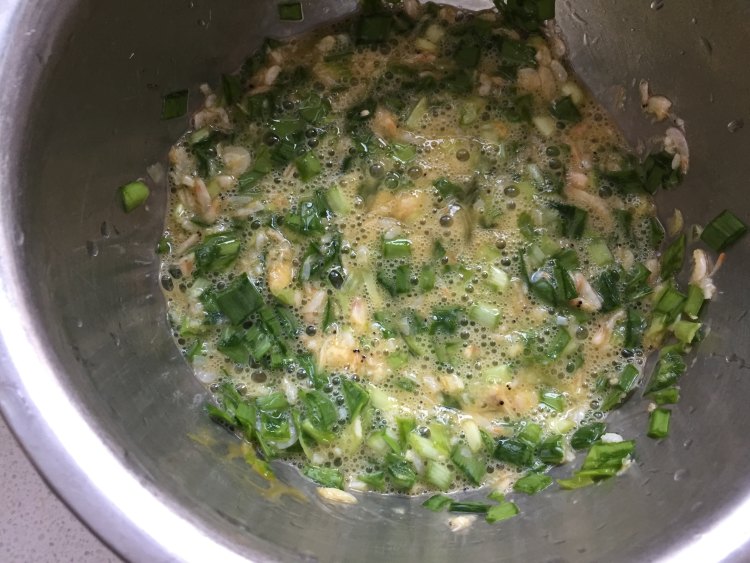 韭菜虾皮煎饼步骤5