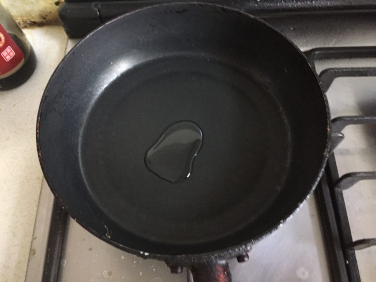 韭菜虾皮煎饼步骤8