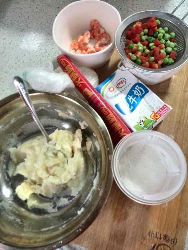 虾仁土豆泥饼步骤1
