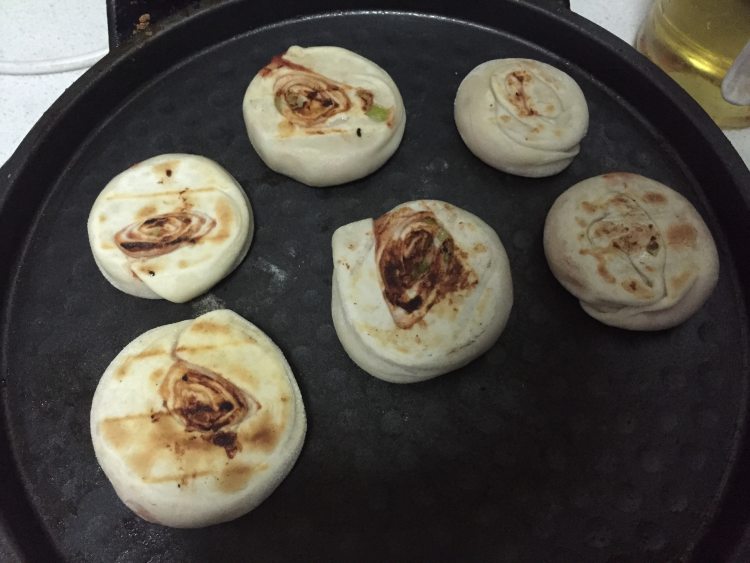 腐乳葱香小饼步骤12