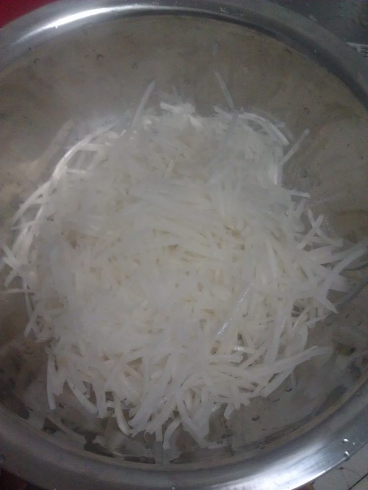萝卜丝鸡蛋饼步骤1