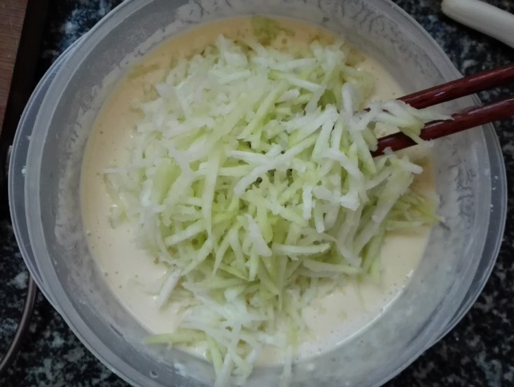 萝卜鸡蛋煎饼步骤3