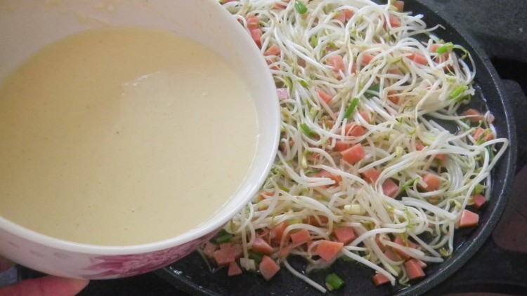 火腿豆芽煎饼步骤6
