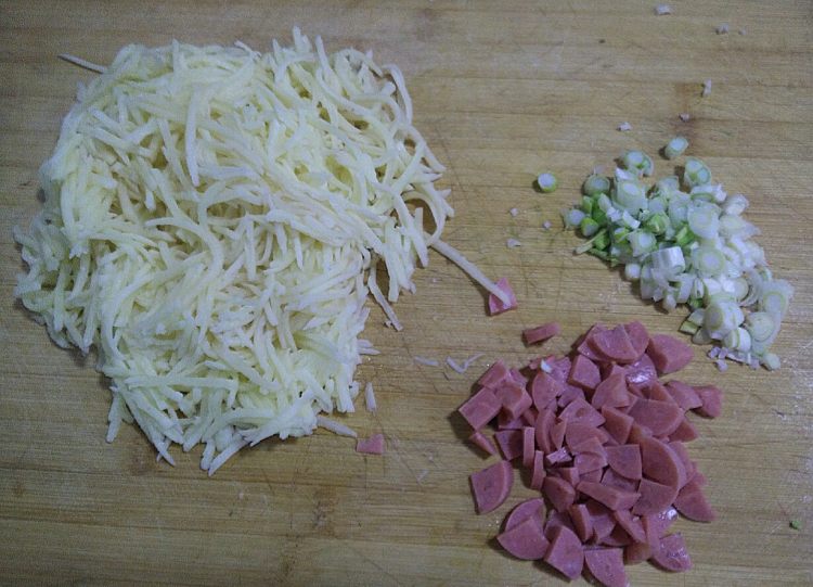 窝蛋土豆丝饼步骤3